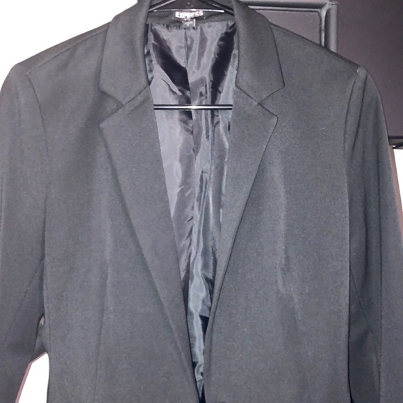 One button women’s blazer - Picture 2 of 6